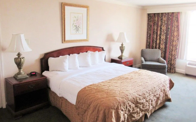photo 5 of Clarion Hotel Downtown