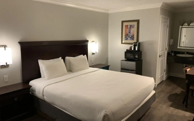photo 3 of Stargazer Hotel