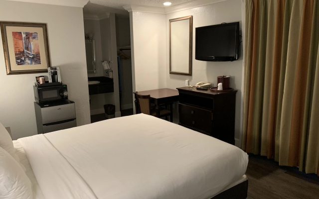 photo 5 of Stargazer Hotel