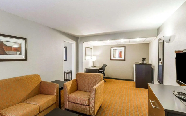 photo 3 of Inn Phoenix  Airport