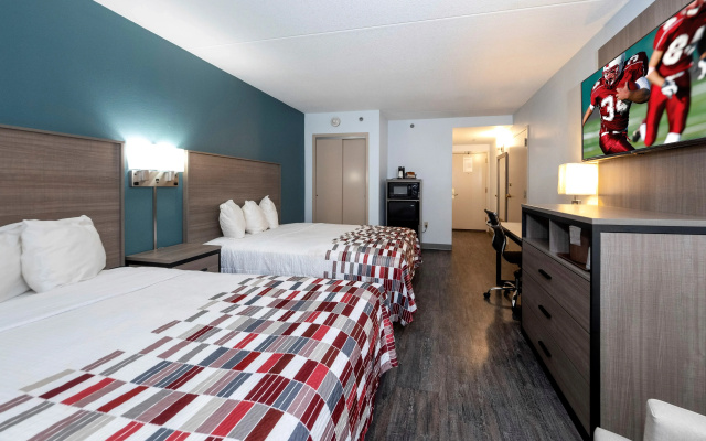 photo 4 of Red Roof Inn & Suites Wilmington - New Castle