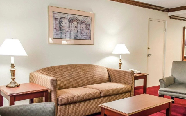 photo 5 of Norwood Inn Hudson - Akron North