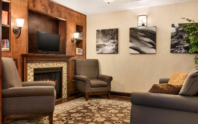 photo 4 of Country Inn & Suites by Radisson, Savannah Gateway, GA