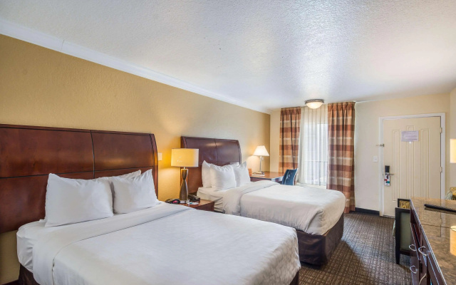 photo 3 of Clarion Inn & Suites Central Clearwater Beach