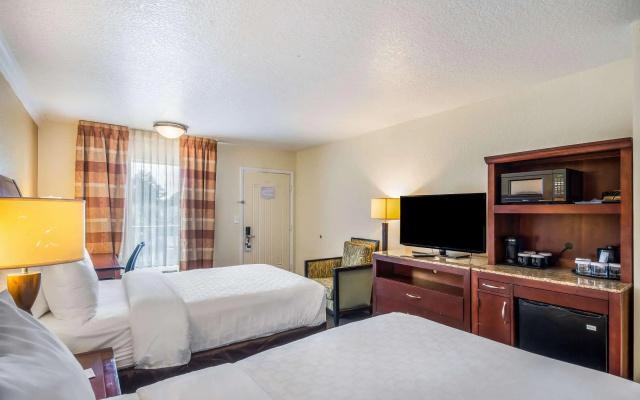 photo 4 of Clarion Inn & Suites Central Clearwater Beach
