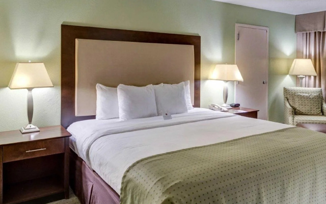 photo 4 of Clarion Inn and Suites Conference Center Covington