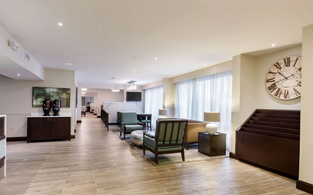 photo 2 of Quality Inn Gulfport I-10