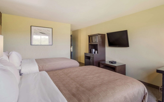 photo 4 of Econo Lodge Hurley - Ironwood