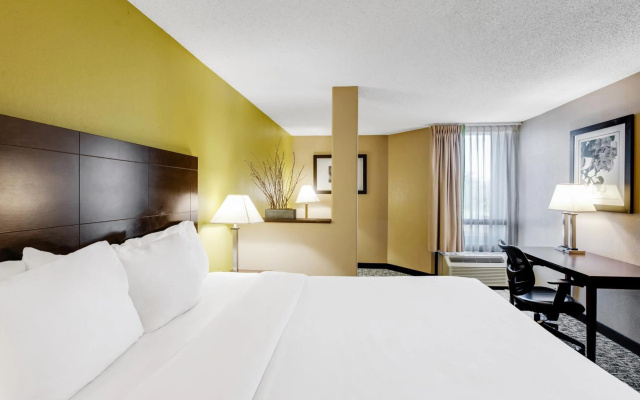 photo 3 of Clarion Inn Asheville Airport