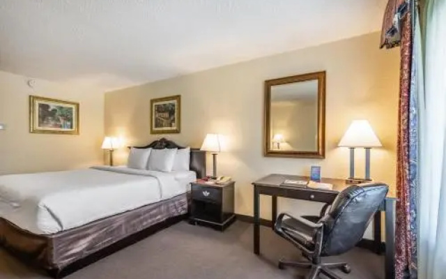 photo 4 of Clarion Inn &amp; Suites FL321