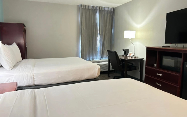 photo 3 of Clarion Inn & Suites Grand Rapids Airport