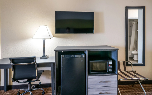 photo 4 of Quality Inn & Suites Greenville - Haywood Mall
