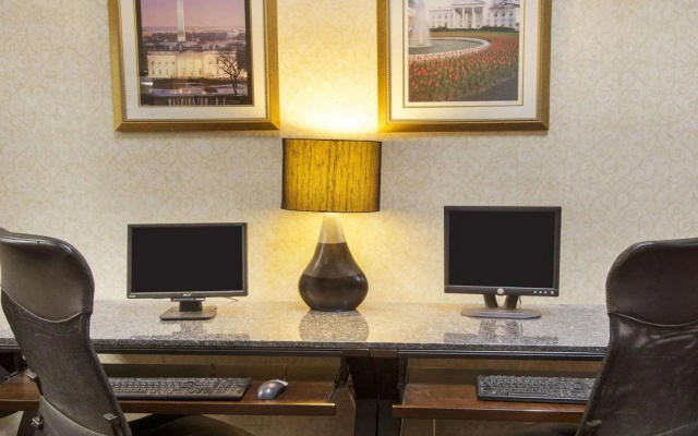 photo 5 of Clarion Inn College Park