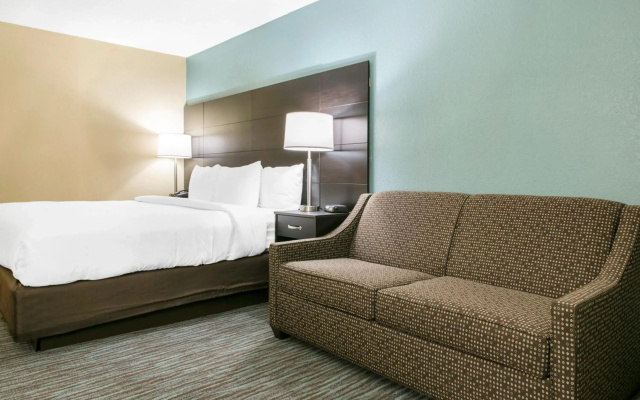 photo 3 of Quality Inn Dayton Airport