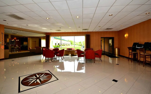 photo 2 of Clarion Inn Elmhurst - Oakbrook