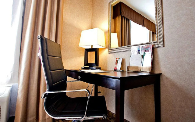 photo 4 of Clarion Inn Elmhurst - Oakbrook