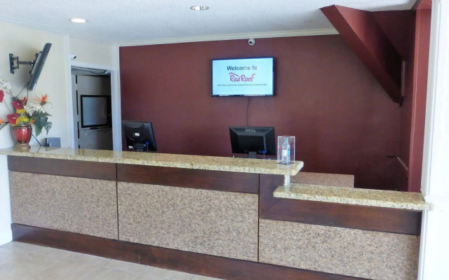 photo 2 of Red Roof Inn Lafayette Airport