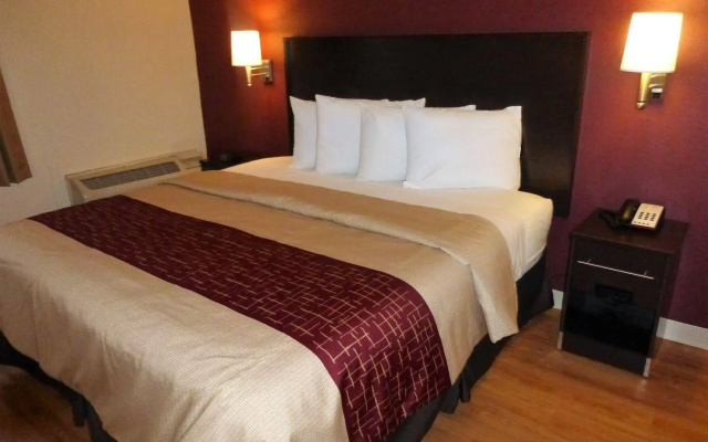 photo 3 of Red Roof Inn Lafayette Airport