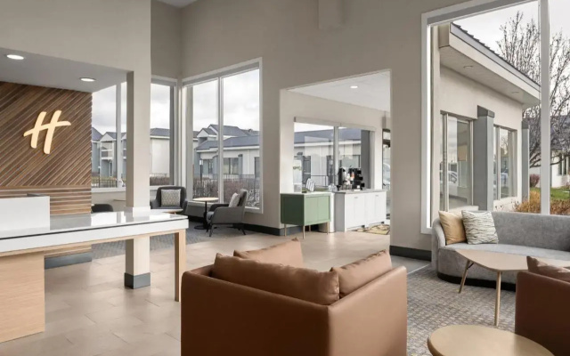 photo 3 of Holiday Inn Ontario by IHG
