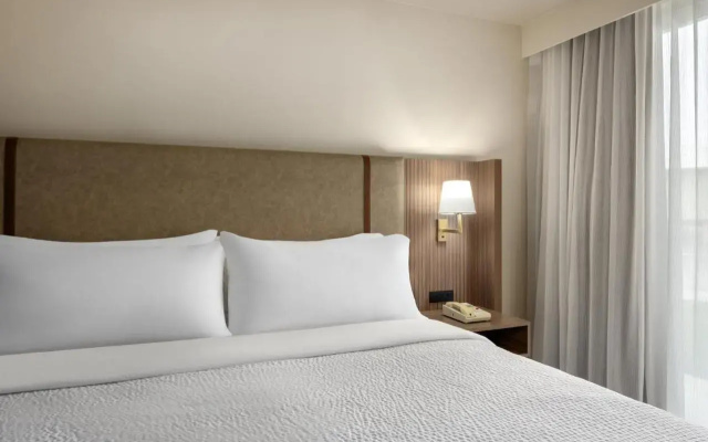photo 5 of Holiday Inn Ontario by IHG