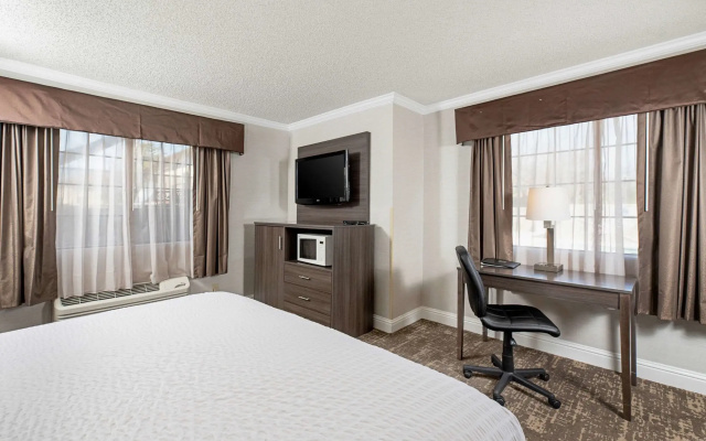 photo 5 of Clarion Inn Silicon Valley
