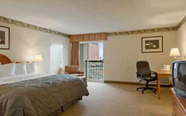 photo 3 of Ramada St. Louis Airport