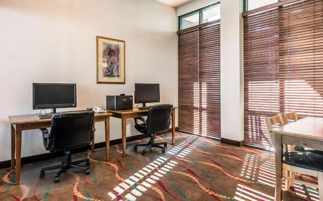 photo 3 of Clarion Suites at the Alliant Energy Center