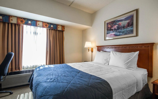 photo 4 of Clarion Suites at the Alliant Energy Center