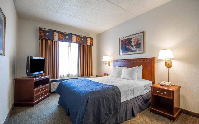photo 5 of Clarion Suites at the Alliant Energy Center