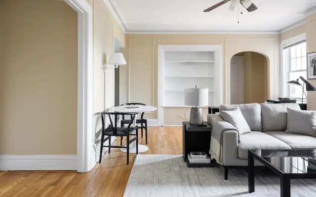 photo 4 of Classic CWE Apts with Full Kitchen by Zencity