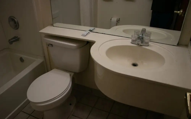photo 4 of Classic Inn
