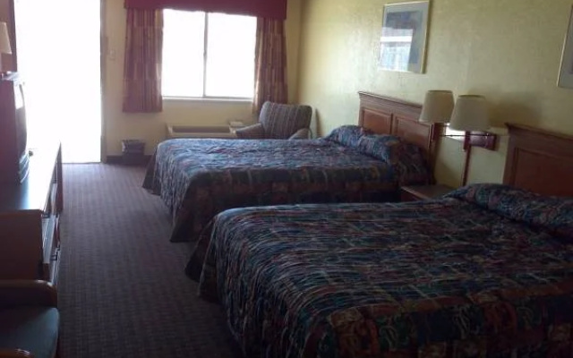 photo 2 of Classic Inn