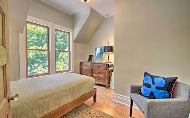 photo 2 of Classic Oak Park Home, 11 Mi to Downtown Chicago!