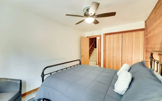 photo 4 of 1 Mi to Northstar Skiing: Cozy Pet-friendly Condo!