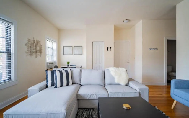 photo 4 of Classy 3BR 2BA Logan Square Apt with Free Parking