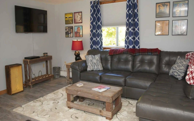 photo 2 of Clear River Inn