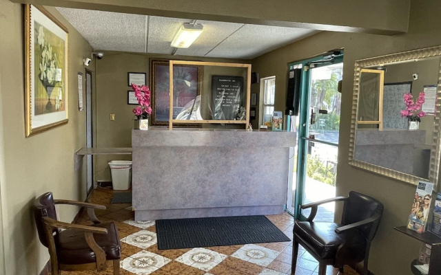 photo 2 of Clearwater Inn