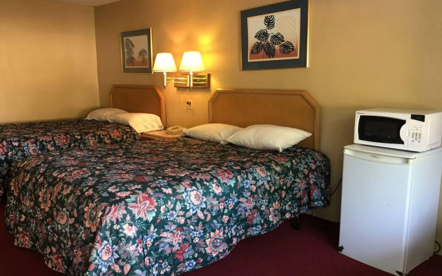 photo 3 of Clearwater Inn