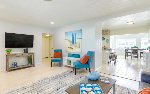photo 3 of Clearwater Oasis: Gas Grill, Beach Chairs & More!