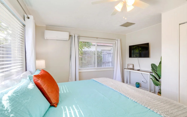 photo 4 of Clearwater Oasis: Gas Grill, Beach Chairs & More!