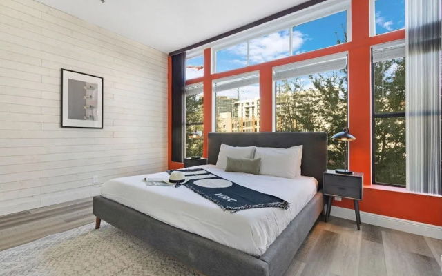 photo 3 of Roami at Clematis Street Lofts