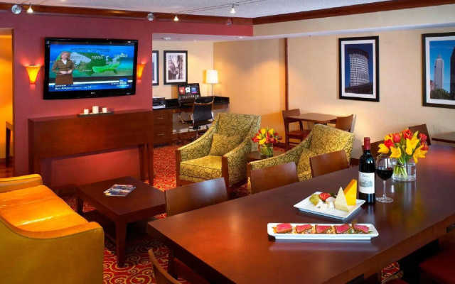 photo 4 of Wyndham Cleveland Airport
