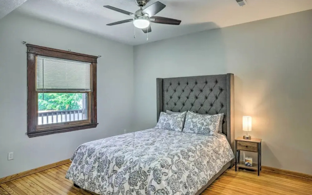 photo 3 of < 3 Mi to Dtwn: Cleveland Apt w/ Deck & Wet Bar