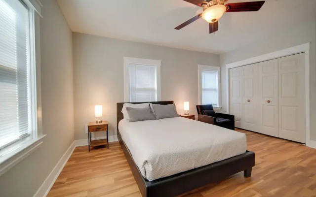 photo 5 of 3 Mi to Dtwn: Walkable Apt in Cleveland!