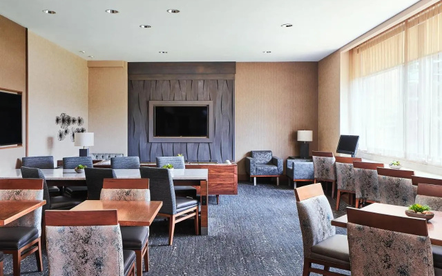 photo 5 of Cleveland Marriott East