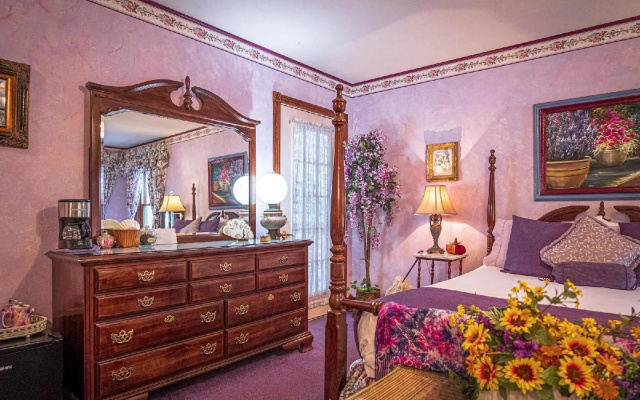 photo 3 of Cliff Cottage Inn - Victorian B&B and Boutique Hotel