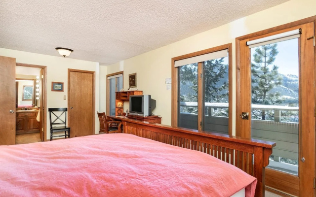 photo 2 of Cliffview - 3 Br Condo