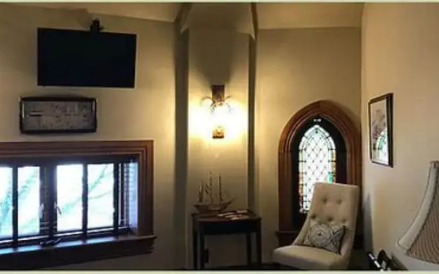 photo 4 of Clifton Heights Inn