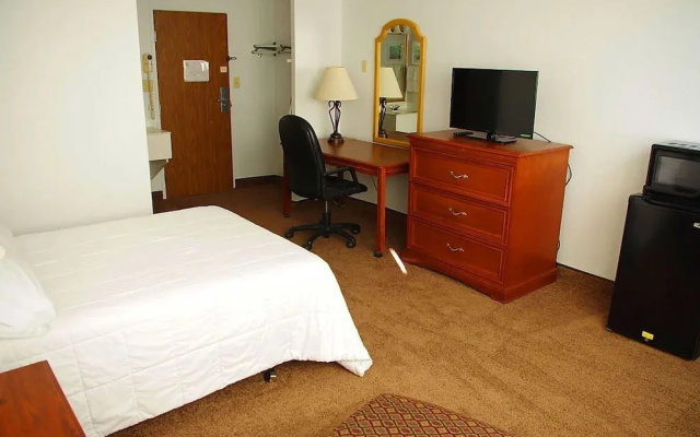 photo 5 of Clive Hotel & Suites
