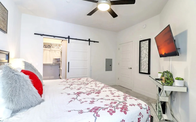 photo 5 of Close to Golf - King Bed - 2047